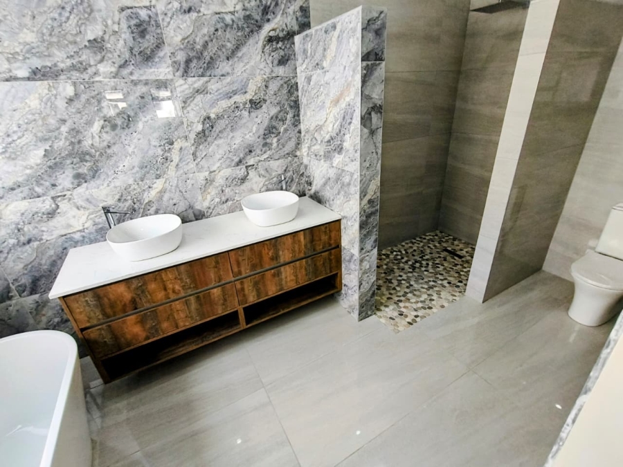 4 Bedroom Property for Sale in Fountains Estate Eastern Cape